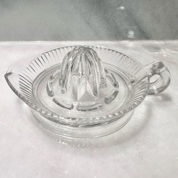 Vintage Glass Citrus Orange Lemon Lime Juicer Clear Ribbed Reamer - Picture 1 of 2